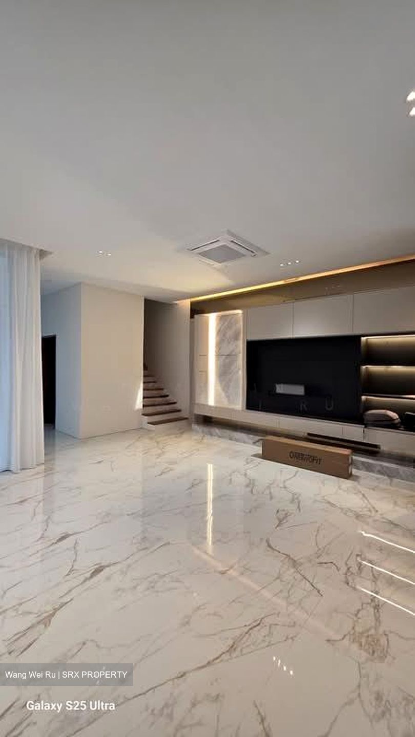 West Coast Road (D5), Terrace #529410421